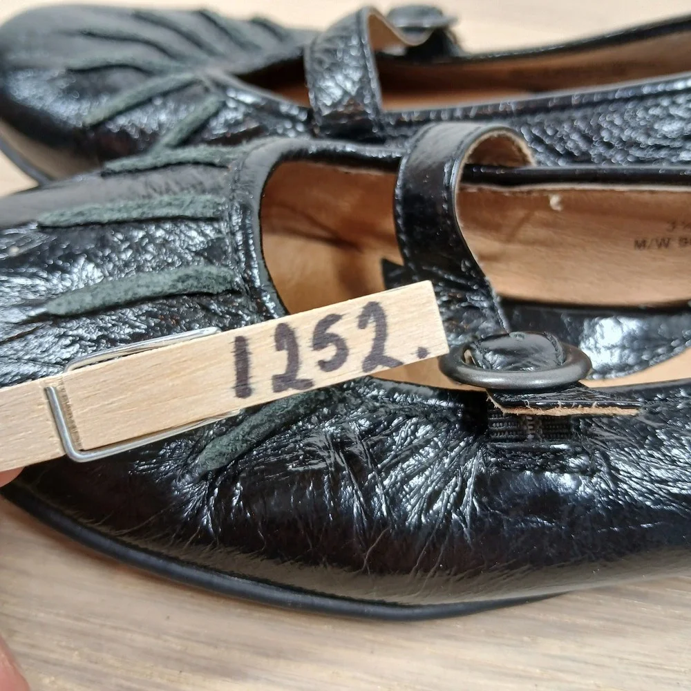 Born Girls 3.5 Black Crinkled Patent Leather Mary Jane Flats School Uniform